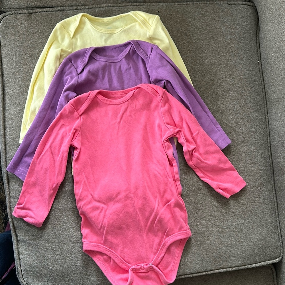 Lot of 12-18m Primary long sleeve onesies GUC